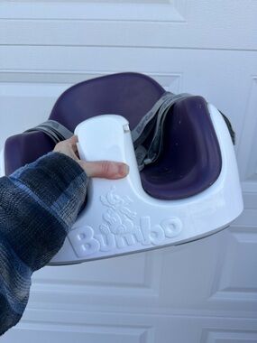 Bumbo Baby Seat in Deep Purple and White